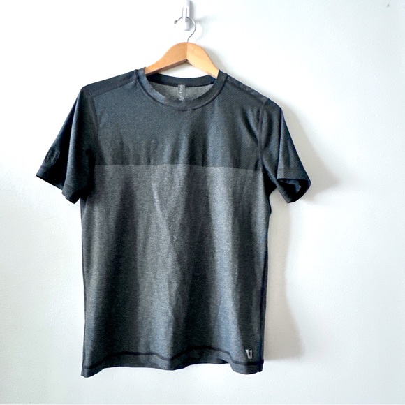 Vuori Grandview Tech Shirt Grey Small - Picture 1 of 8